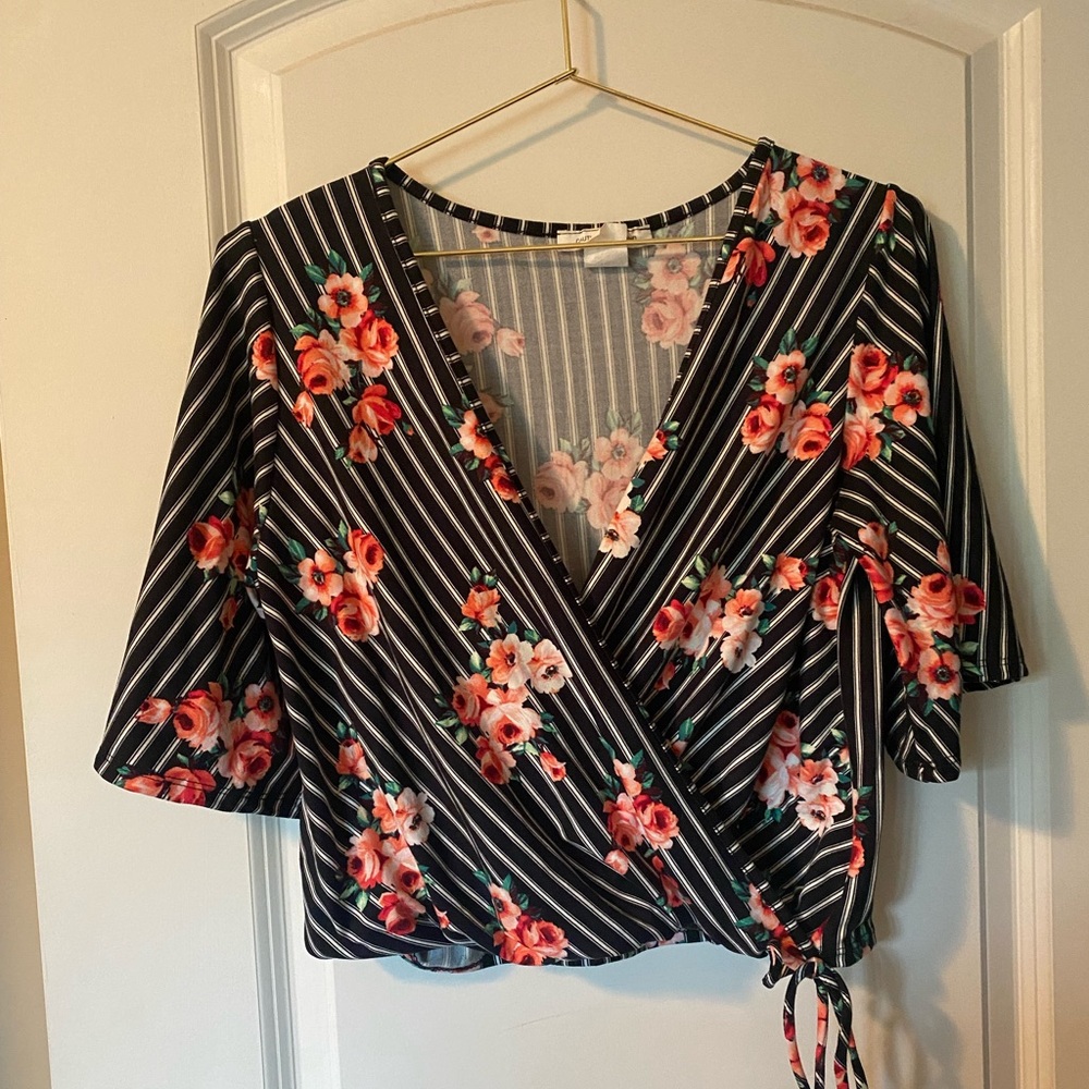 Floral Print Mid-drift Blouse